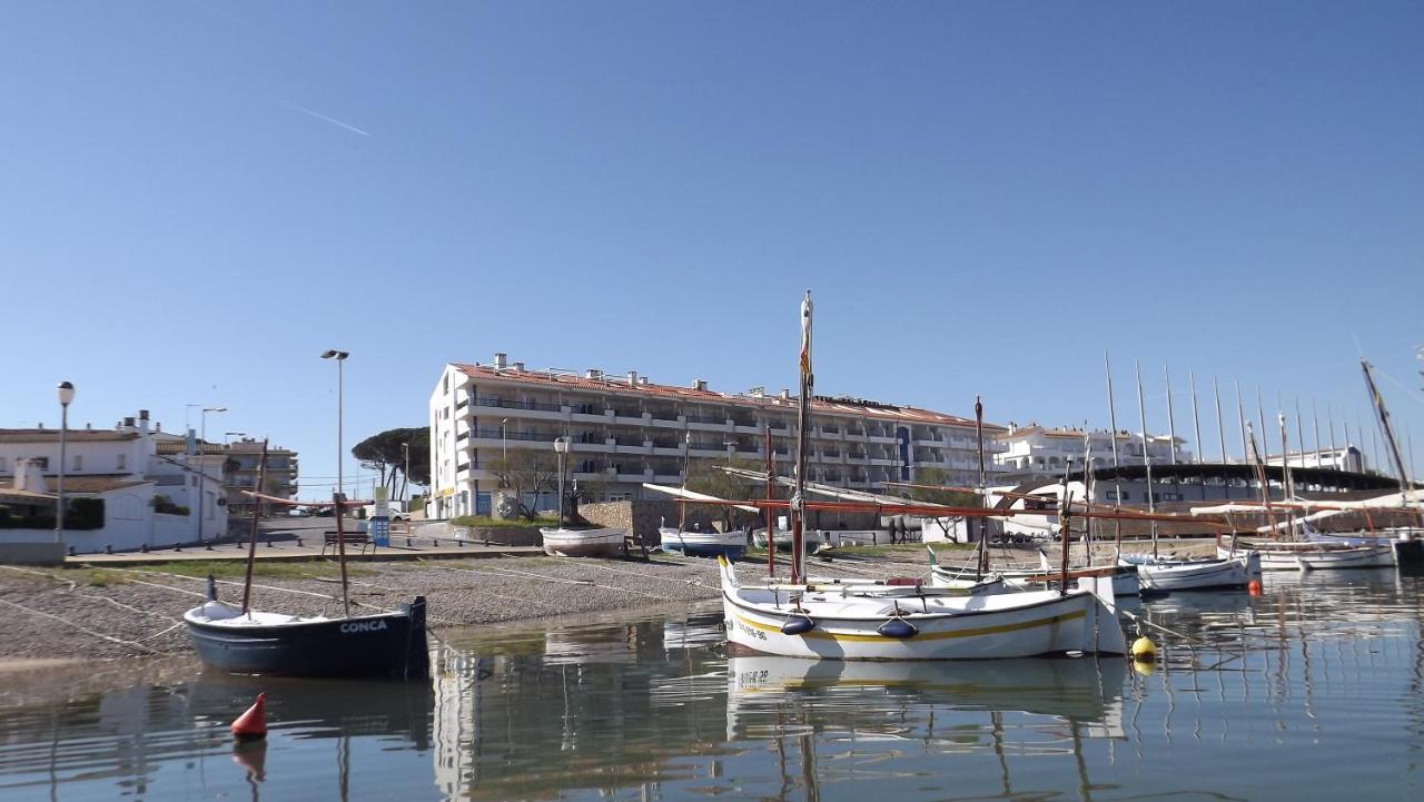 Apartaments Club Nautic L' Escala Extérieur photo